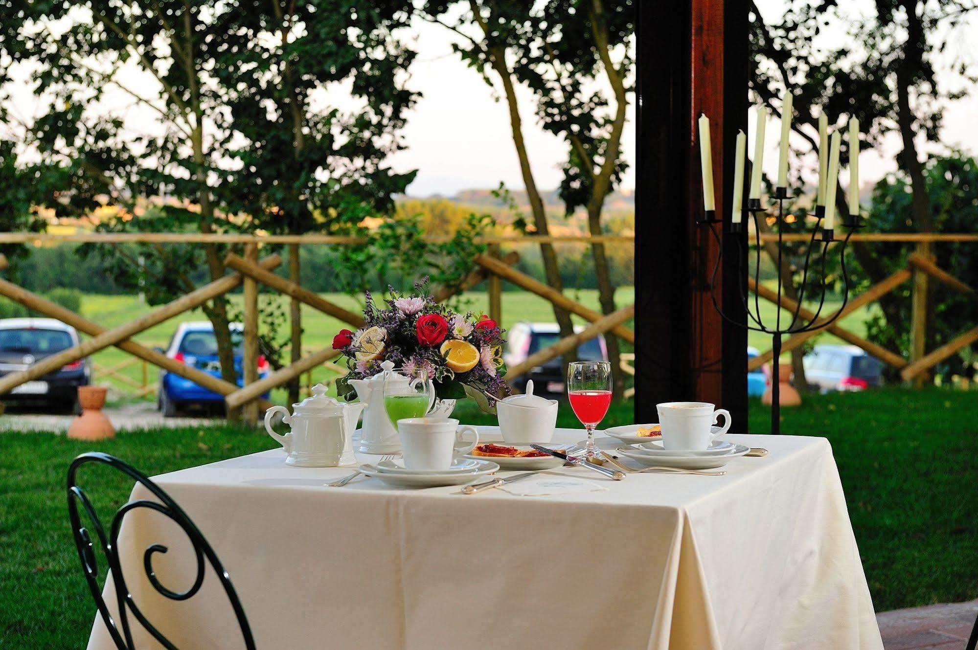 Borgo Mandoleto - Country Resort & Spa Solomeo Exteriör bild
